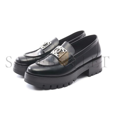 CHANEL CC LEATHER LOAFERS ‎G45156